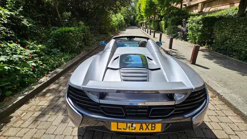 720S image 5