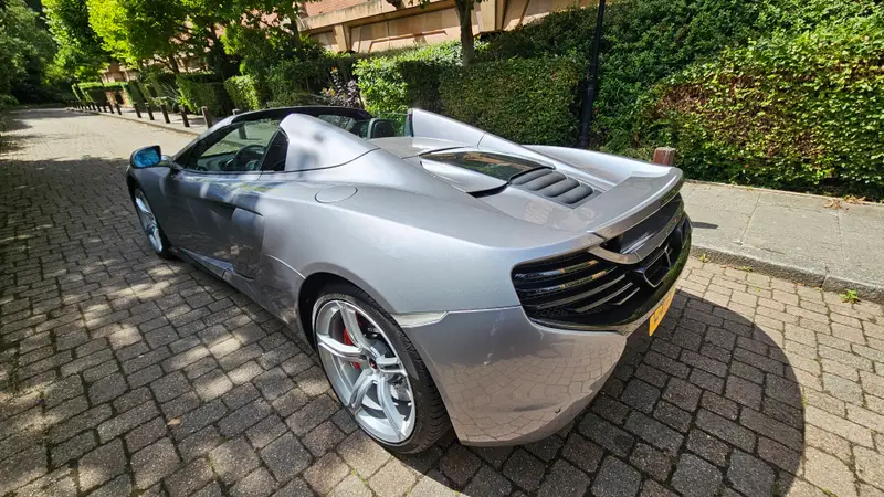 720S image 6
