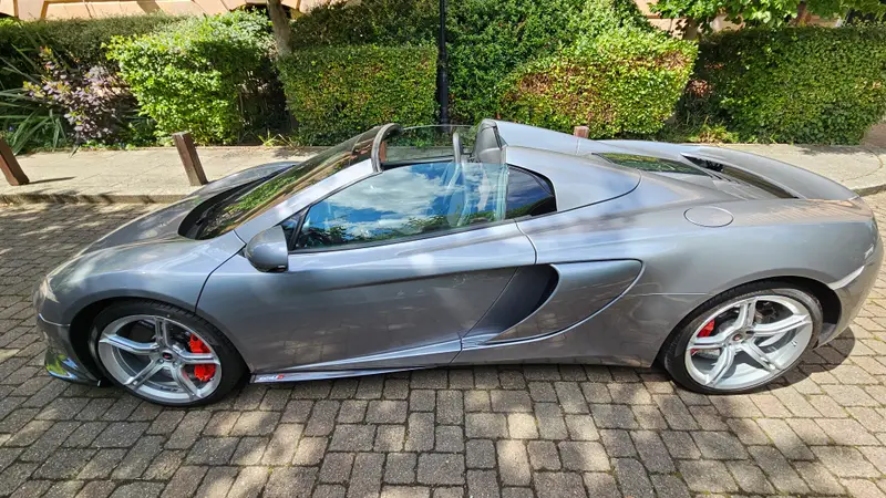 720S image 7