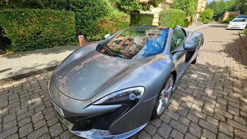 720S image 8